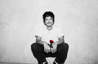 Bruno Mars записал новый альбом The Romantic
