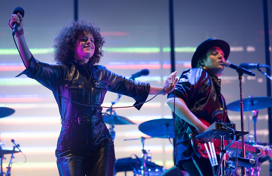 Арт-оркестр Arcade Fire анонсировал свой новый 6-ой альбом – WE: активен предзаказ