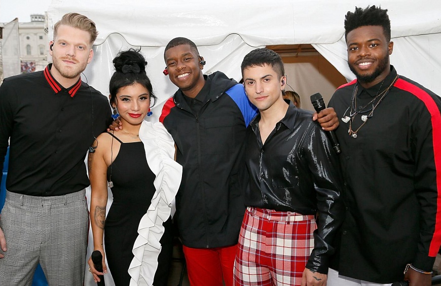 Выходит Рождественский сборник песен от королей А Капелла – группы Pentatonix